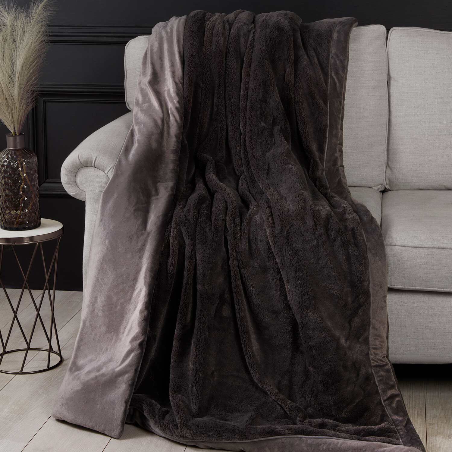 Nicole Day Luxury Charcoal Throw 130 x 170cm