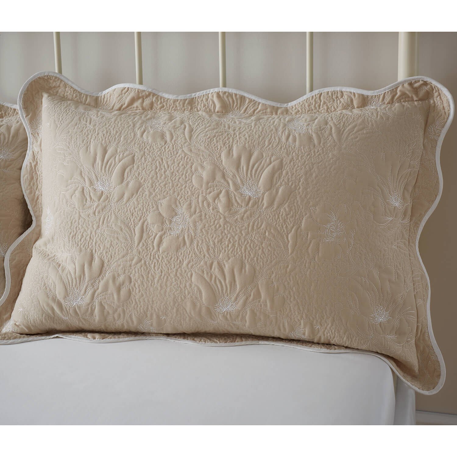 Nicole Day Matelassé Pillowshams 50x75cm - Gold
