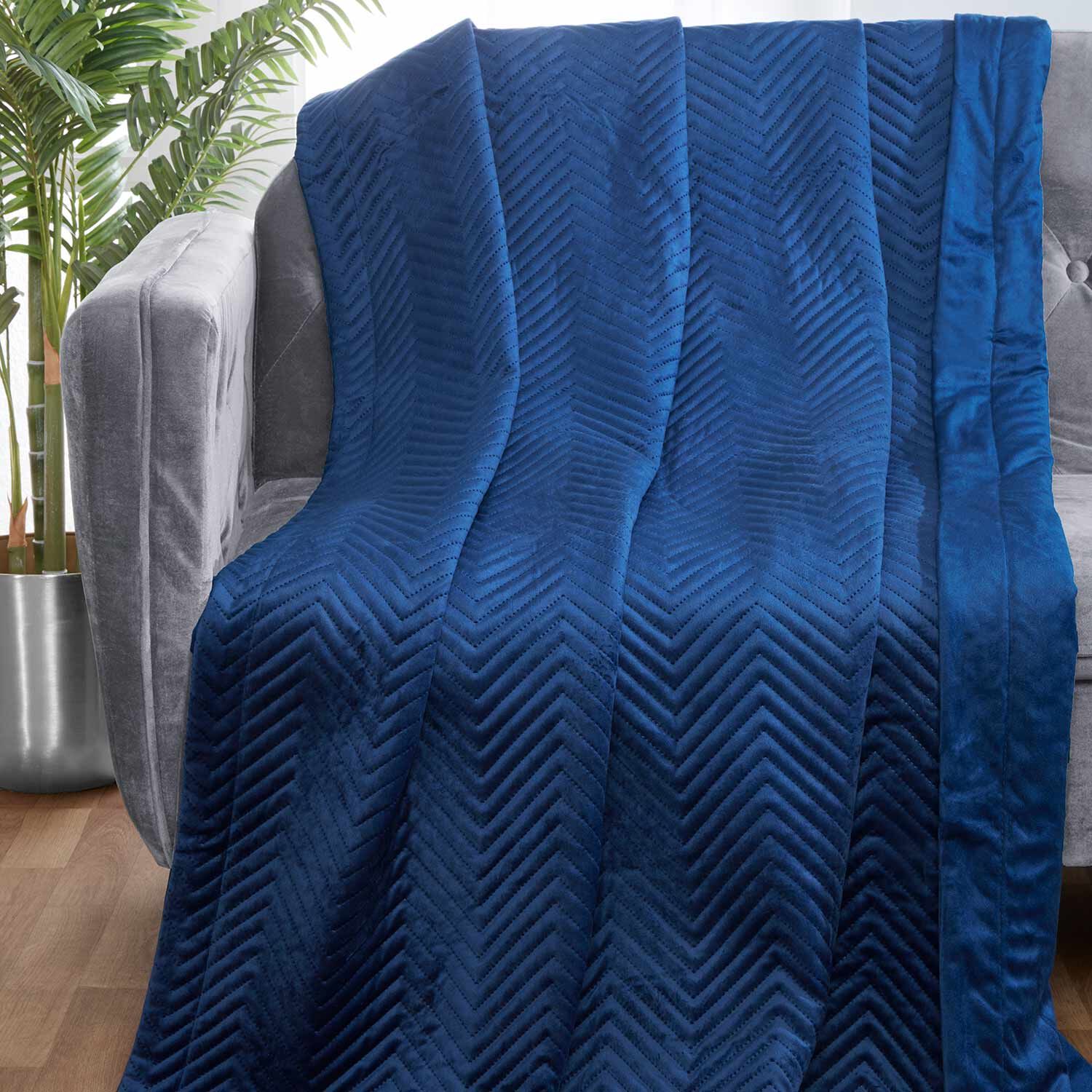 Nicole Day Triangle Stitch Throw 150 x 200cm -Navy