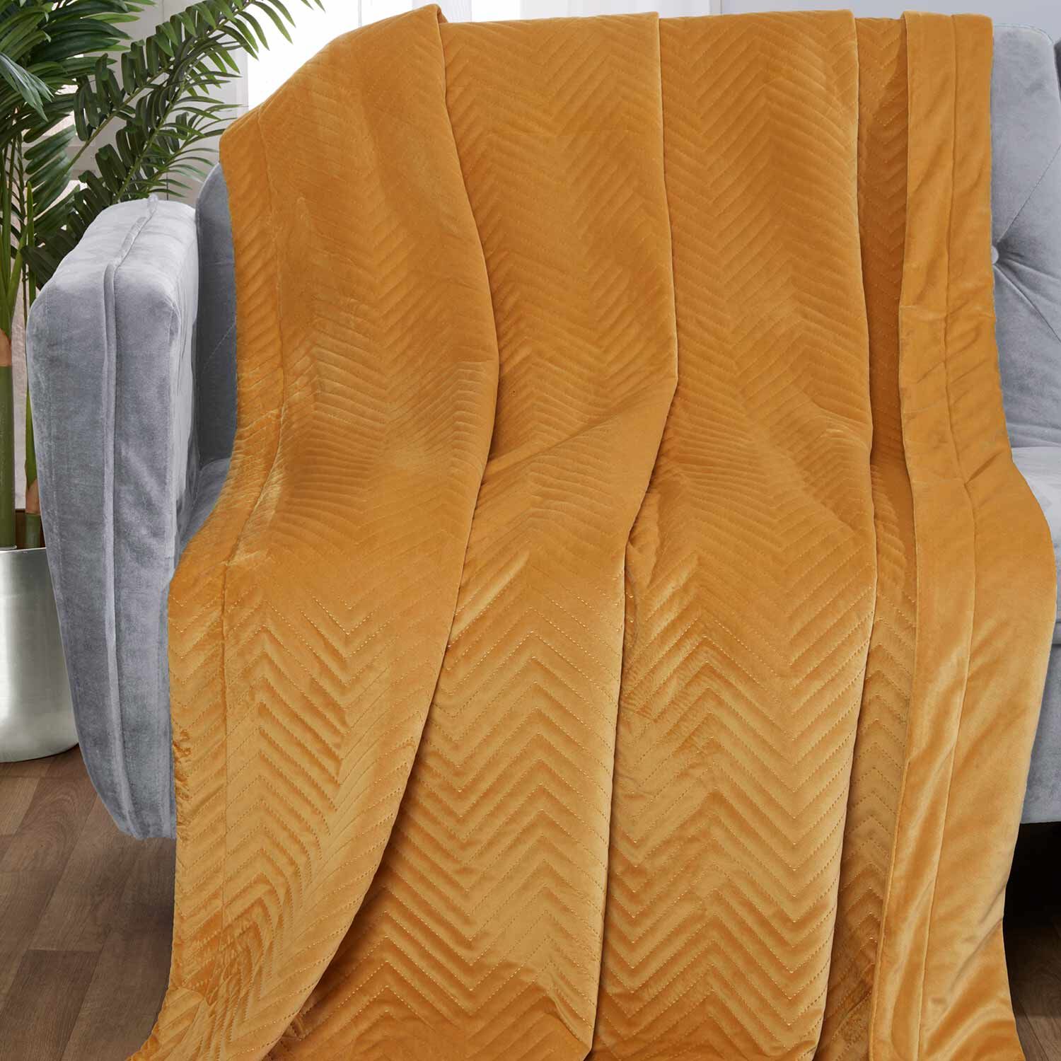 Nicole Day Triangle Stitch Throw 150 x 200cm