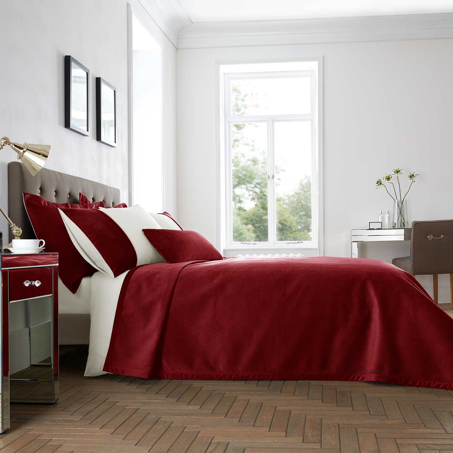 Nicole Day Velvet Bedspread 200cm x 220cm - Red