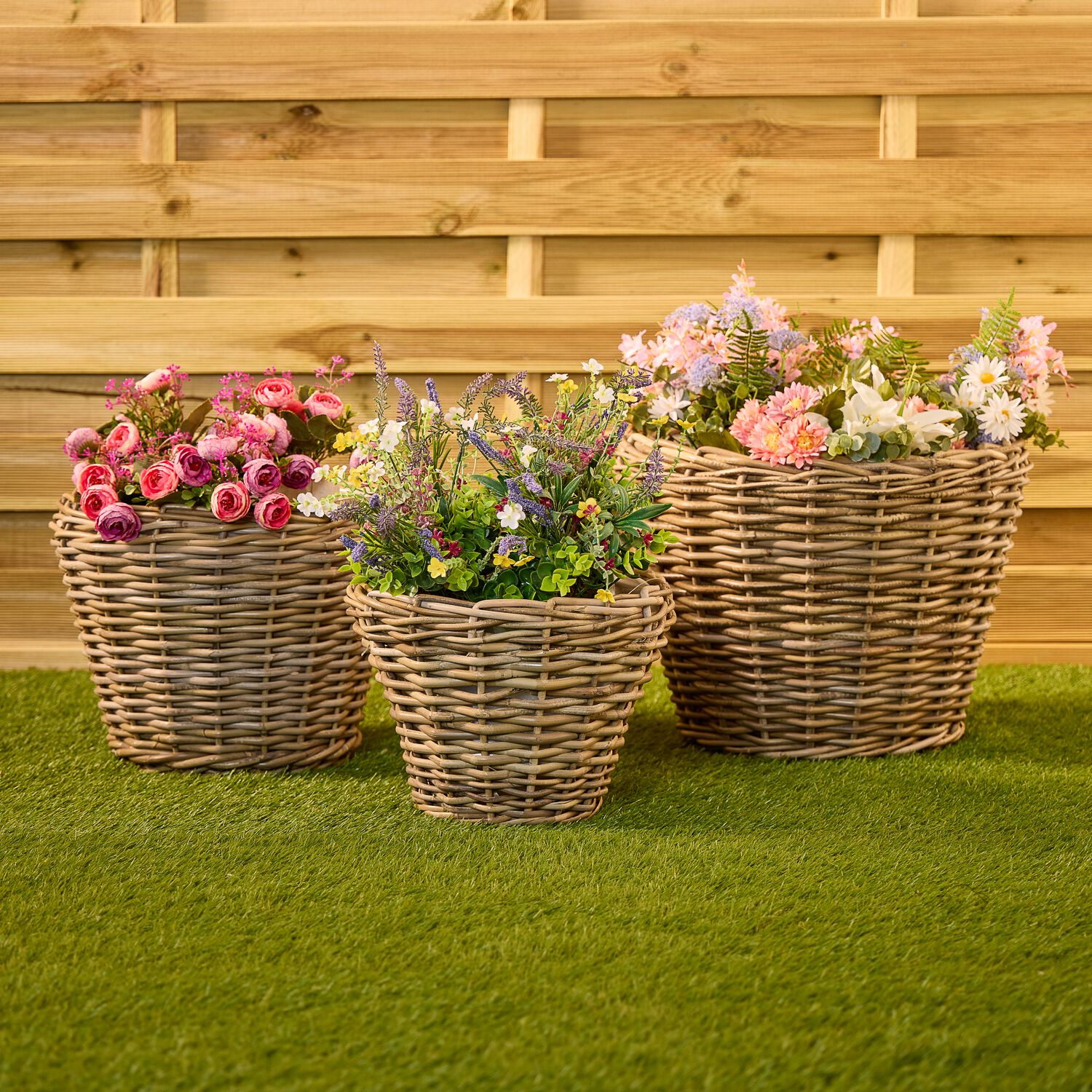 SMALL WICKER PLANT POT